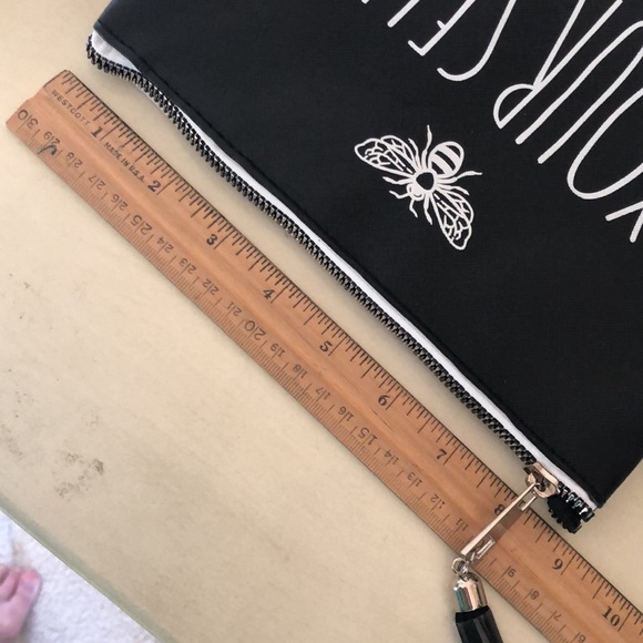 NWOT Rae Dunn BEE YOURSELF. Make-up Cosmetic bag pouch case (9“x6“x2“) - Picture 14 of 16